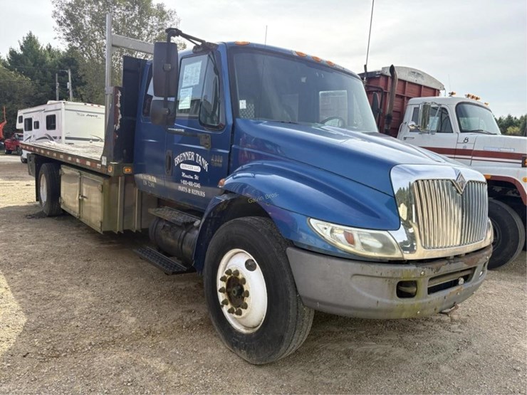 2005-international-durastar-4300-image-2