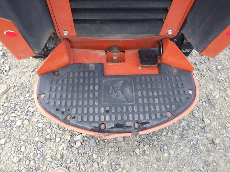 2022-ditch-witch-sk800-image-17