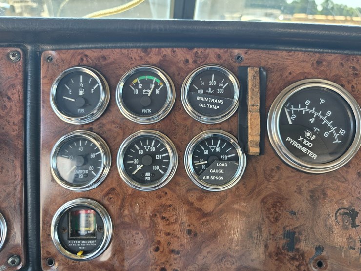 2005-peterbilt-379-image-106