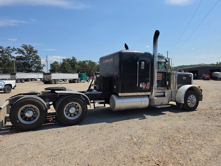 1992-peterbilt-379-image-12