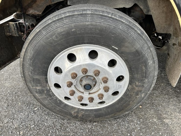 2006-kenworth-w900-image-27