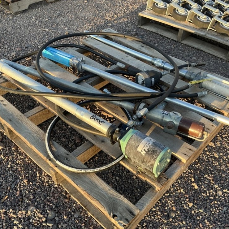 PALLET OF ASST PUMPS