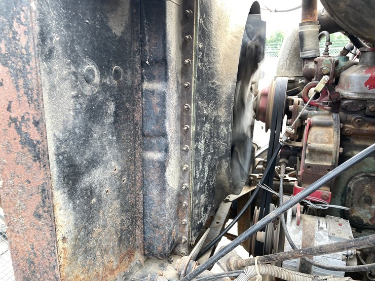 #1451-•-1979-international-f2275-grain-truck-(has-mn-title)-image-28