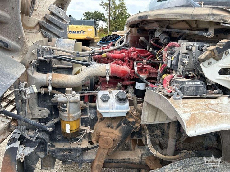 2018-freightliner-m2-106-image-8