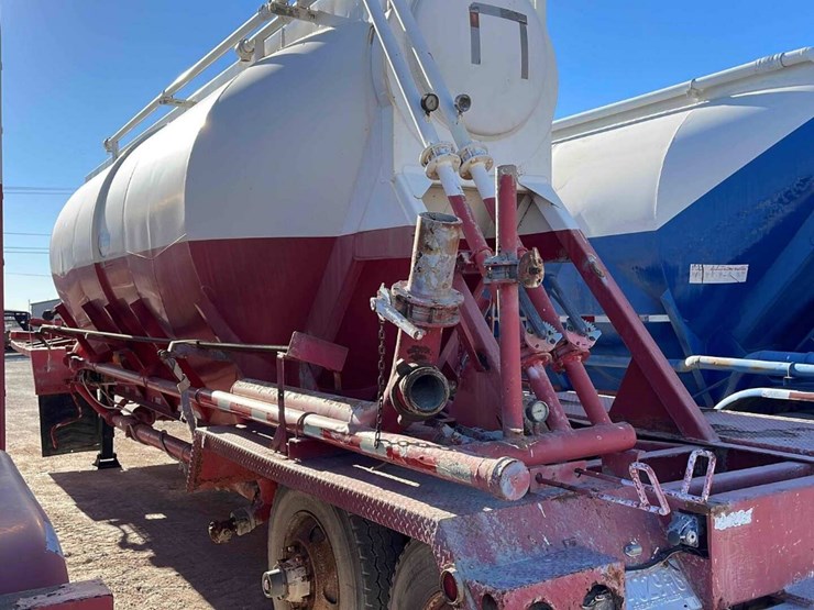 1980-boyd-pneumatic-dry-bulk-trailer-image-2