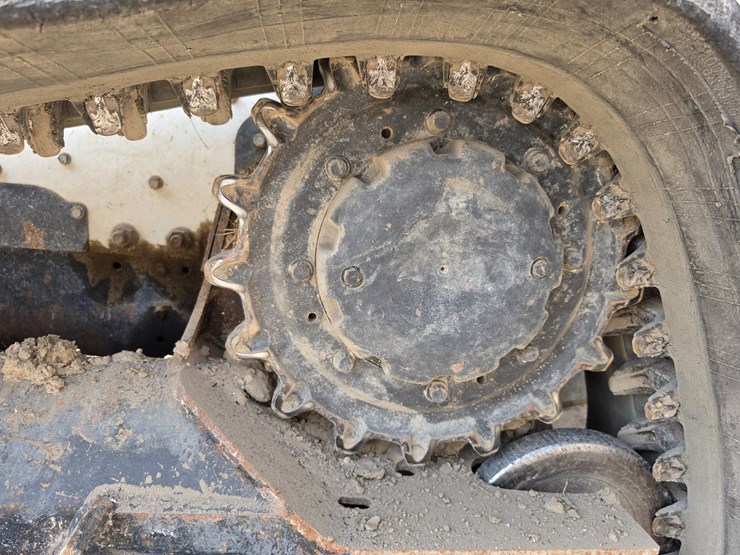2022-bobcat-t770-image-55