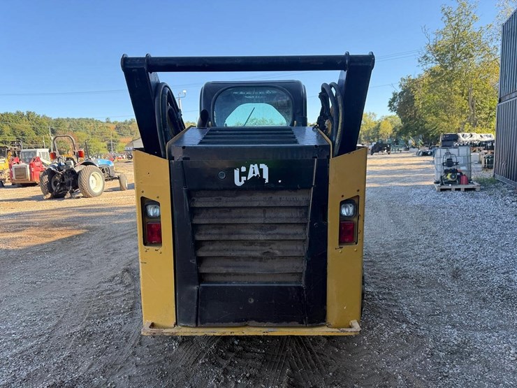 2014-caterpillar-262d-image-3
