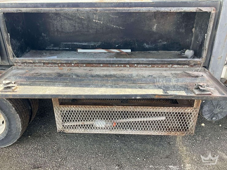 2009-utility-flatbed-image-25