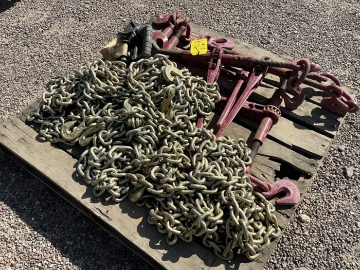 pallet-of-chains-and-binders-image-3