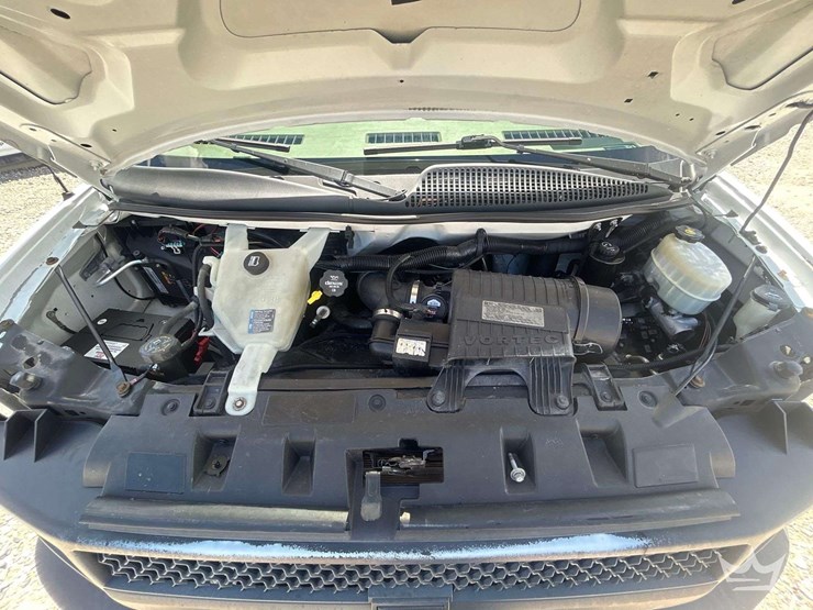 2015-chevrolet-express-4500-image-7