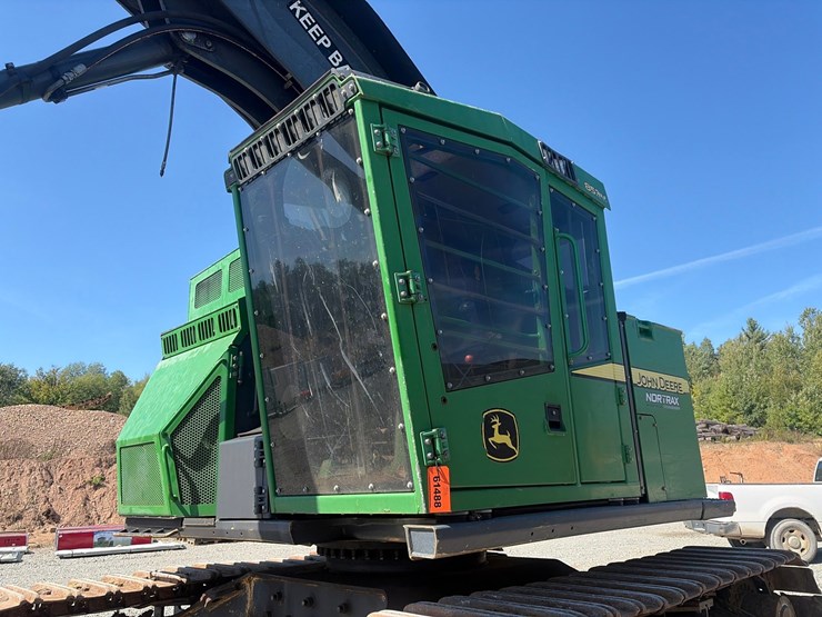 2015-deere-853m-image-23