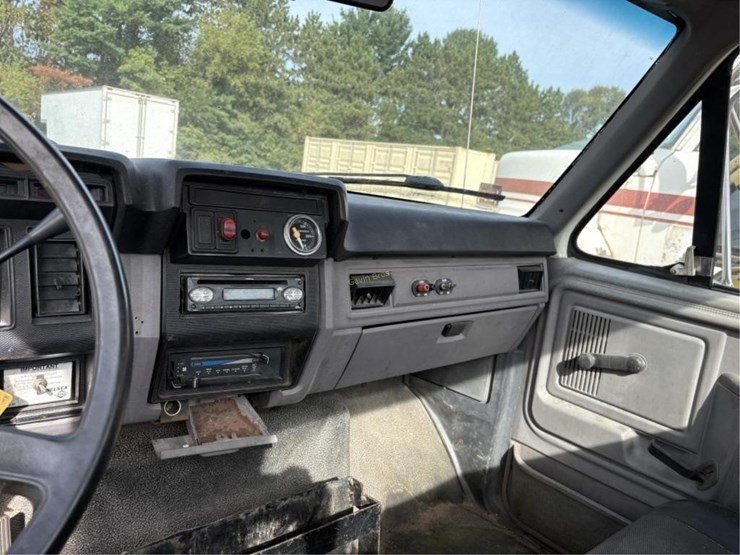 1997-ford-f800-image-8