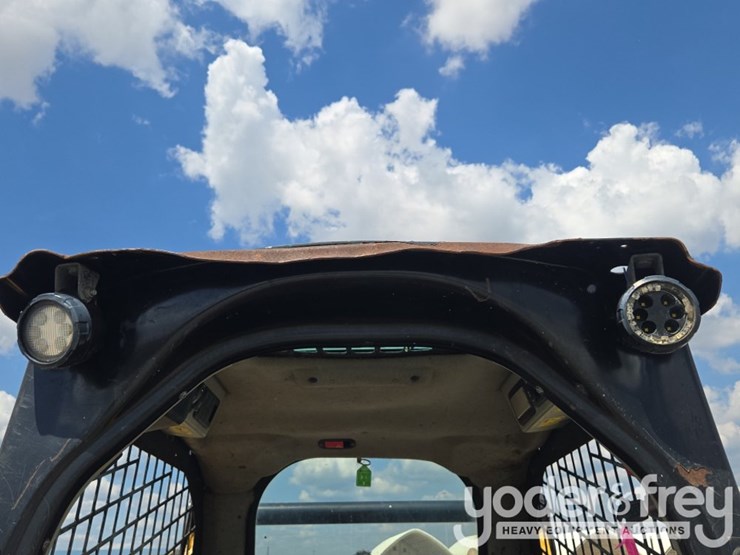 2023-caterpillar-259d3-image-40