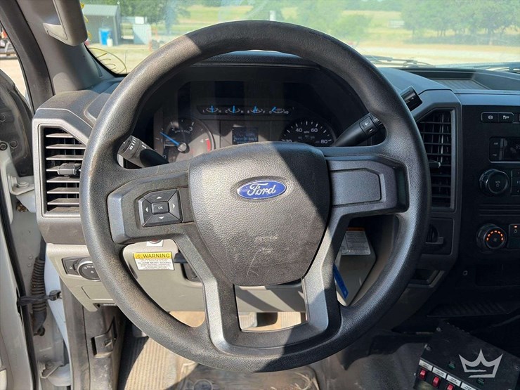 2017-ford-f550-image-25