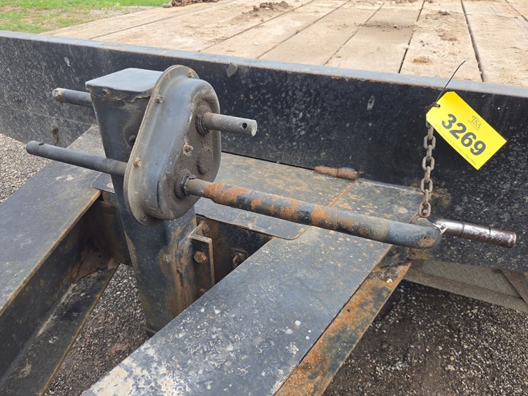 #3269-•-30'-tandem-axle-flatbed-trailer-image-12