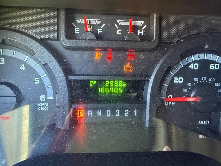 2014-ford-e350-image-22