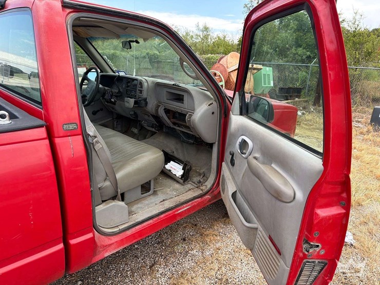 1998-chevrolet-silverado-2500-image-30