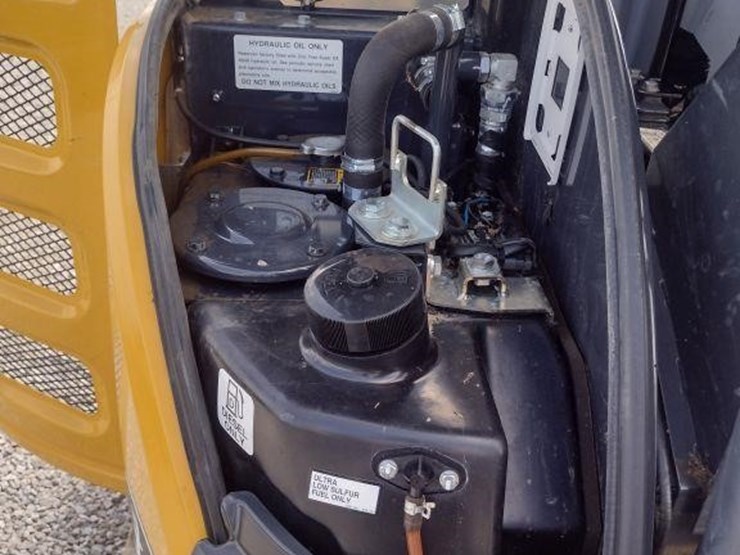 2021-deere-35g-image-31
