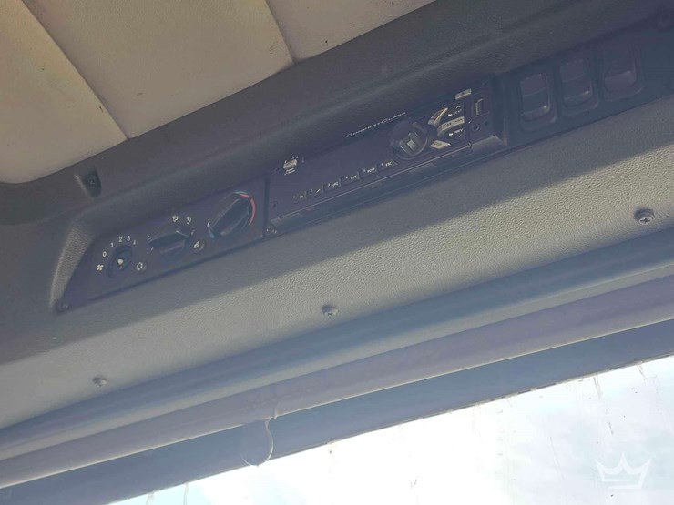2019-peterbilt-520-image-48
