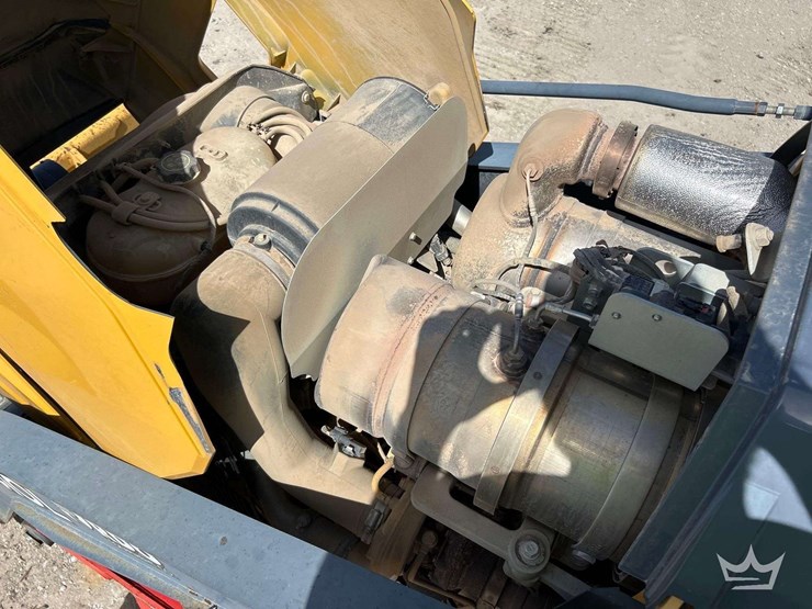 deere-410l-image-8