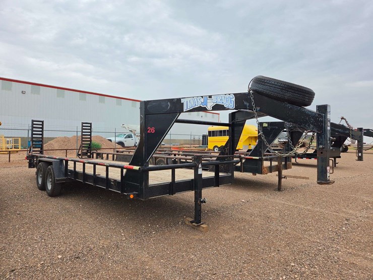2014-texas-bragg-trailer-image-4