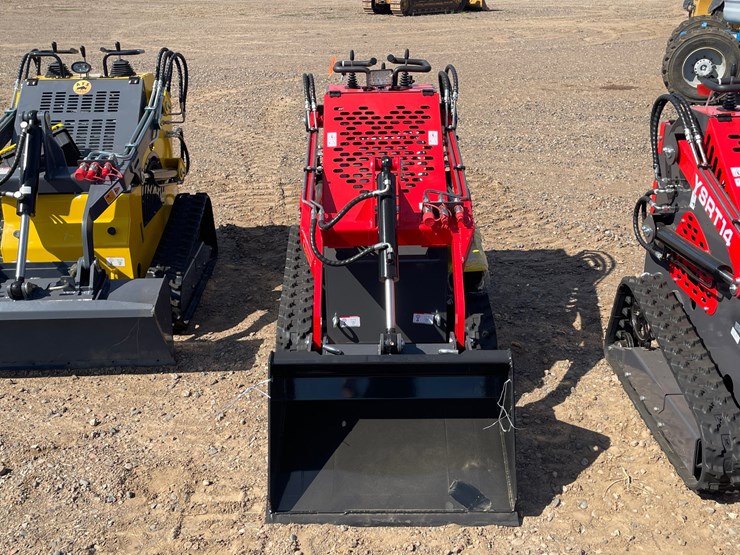 #5503-•-2026-agt-skid-steer-loader-image-2