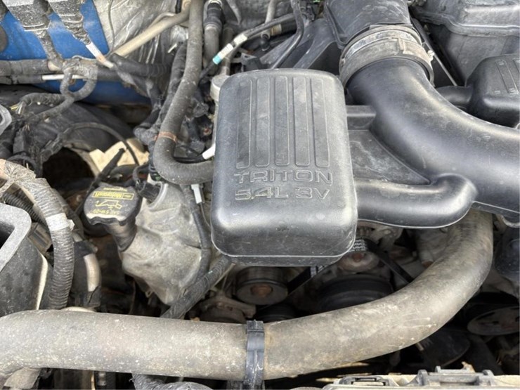 2010-ford-f150-xlt-image-11