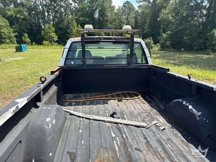 2000-chevrolet-3500-image-17