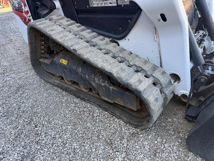 2022-bobcat-t76-image-12