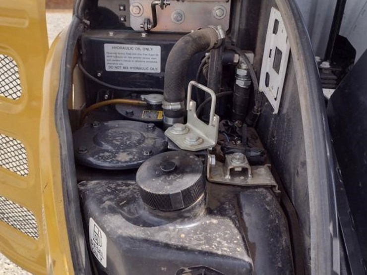 2021-deere-35g-image-31