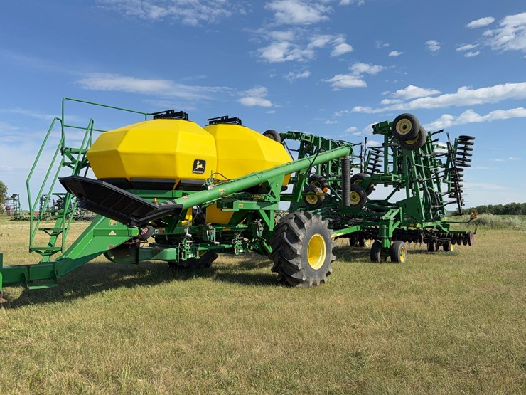 john-deere-1820-image-1