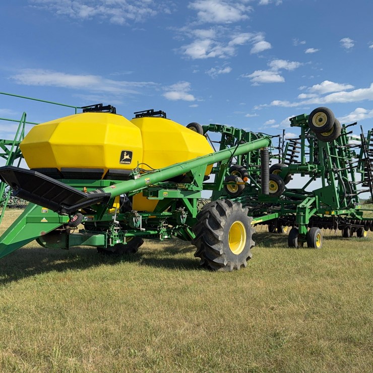 JOHN DEERE 1820