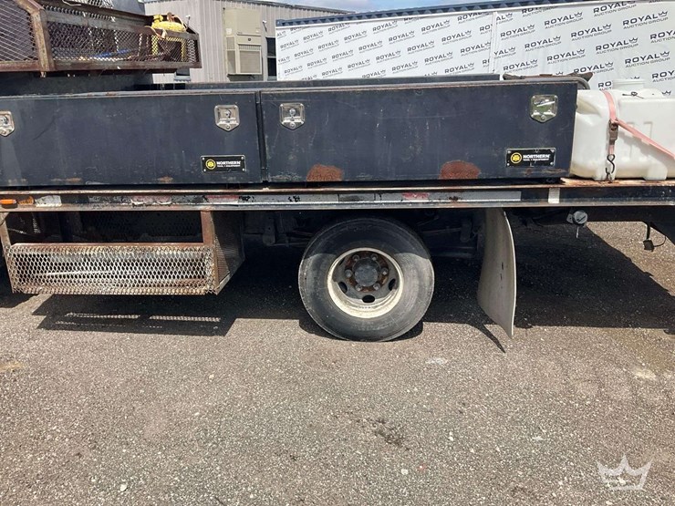2009-utility-flatbed-image-26