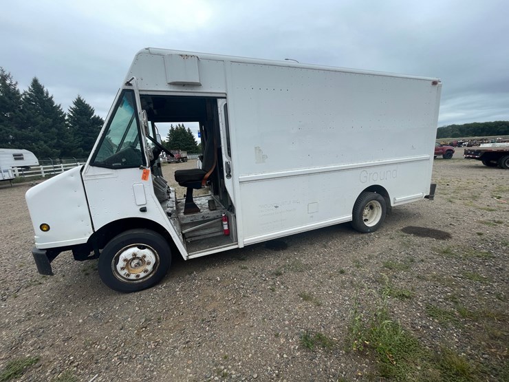 #1467-•-2000-freightliner-box-truck-(has-mn-title)-image-2