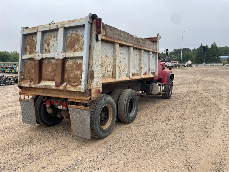 1994-ford-l9000-image-10