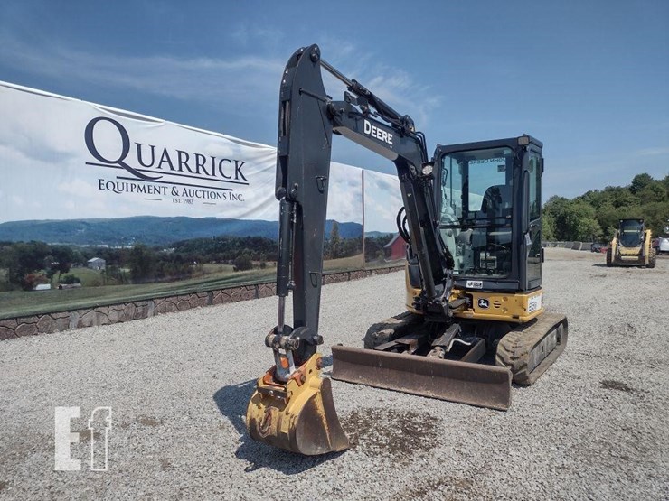 2014-deere-35g-image-39