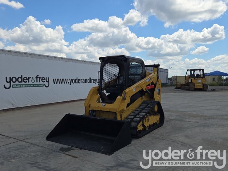 2023-caterpillar-259d3-image-1