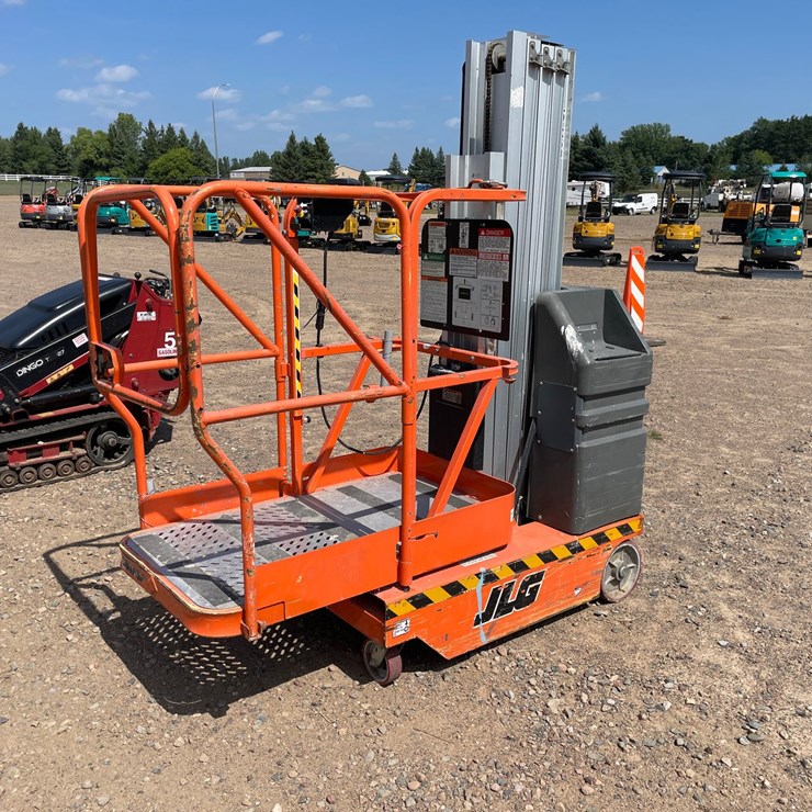 #1001 • 2002 JLG 15VPSP Man Lift