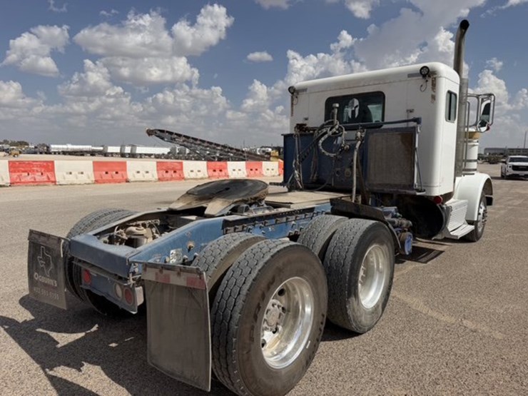 2013-peterbilt-367-image-7