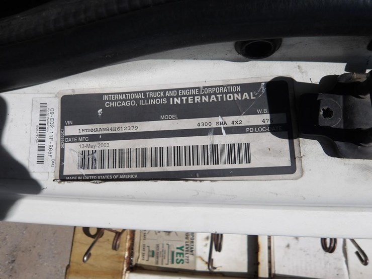 2004-international-durastar-4300-image-31