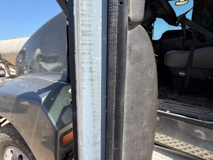 kenworth-t600-image-13