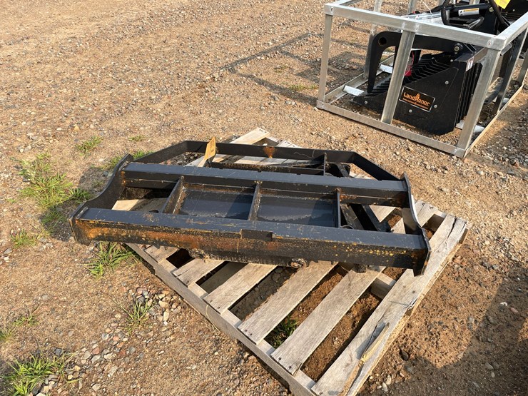 #2037-•-2026-unused-land-honor-mini-skid-steer-pallet-fork-frame-image-3