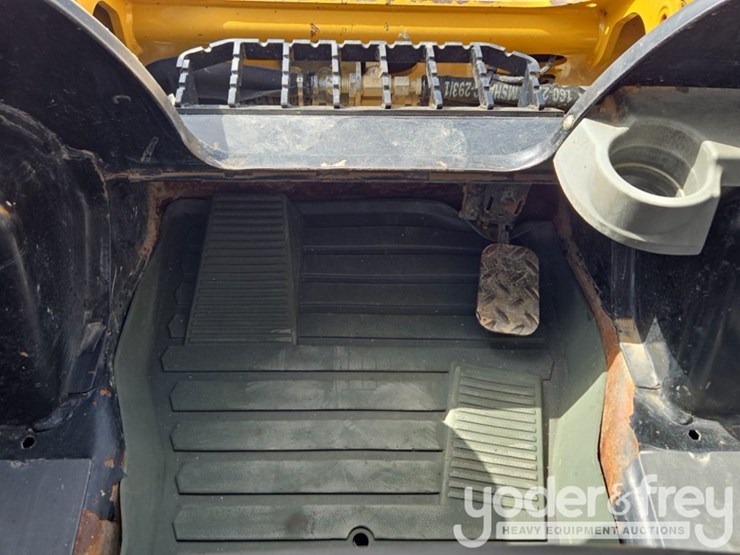 2019-caterpillar-259d3-image-43