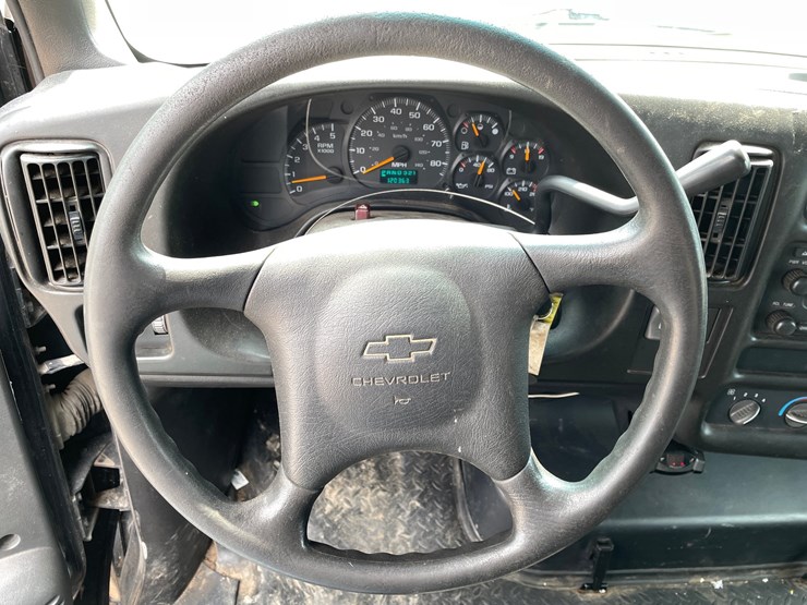 #1459-•-2005-chevrolet-5500-chipper-truck-(has-mn-title)-image-29