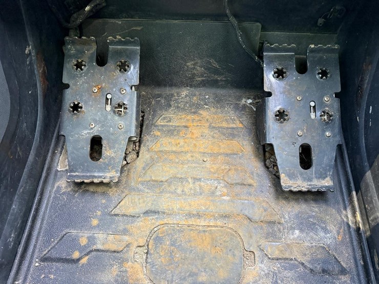 2021-bobcat-s62-image-17