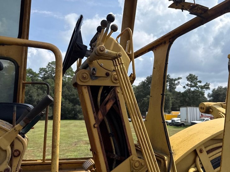 caterpillar-120g-image-14
