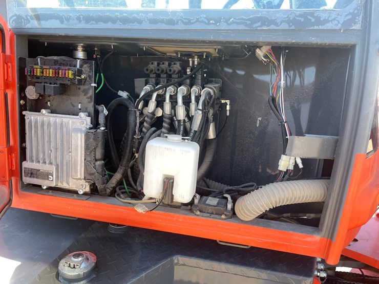 2023-wrangler-5500t-image-25