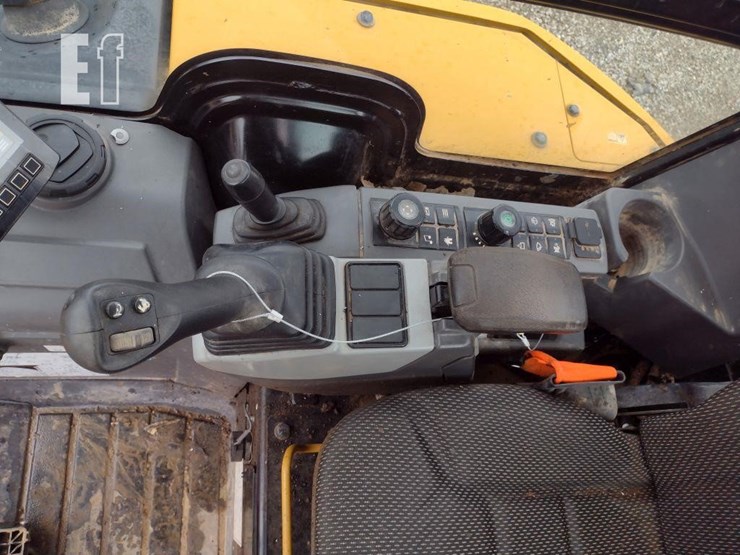 2022-caterpillar-303cr-image-9