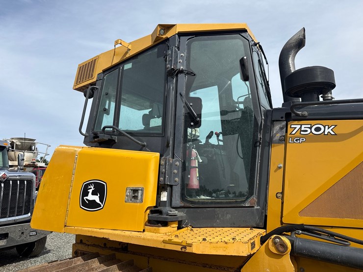 2014-deere-750k-lgp-image-27