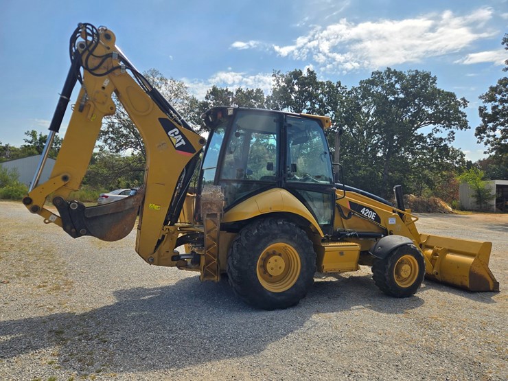 caterpillar-420e-image-15